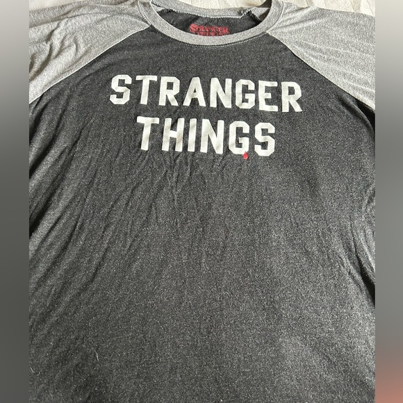 Stranger Things tshirt official merchandise of Netflix unisex - Picture 5 of 8
